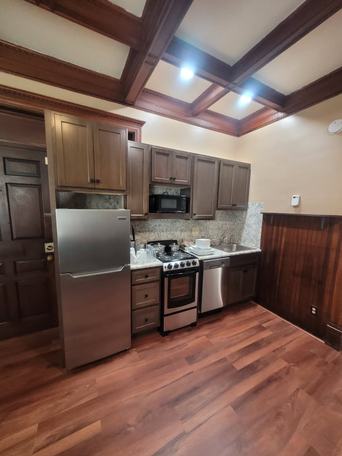 777-3 kitchen